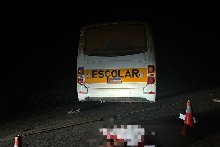 Motociclista morre em colisão com ônibus na SE-317, em Porto da Folha