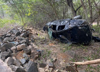 Homem morre após carro sair da pista e despencar em ribanceira na SE-230, em Canindé de São Francisco