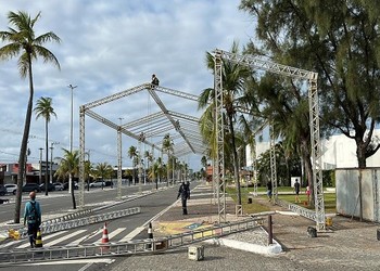 Estrutura do Pré-Caju 2025 começa a ser erguida na Orla de Atalaia