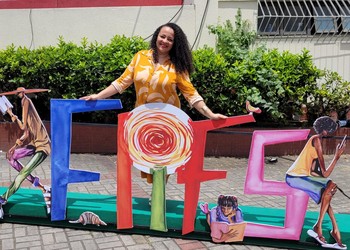 Praça do Cordel no Festival de Feira de Santana recebe o nome da poeta sergipana Izabel Nascimento