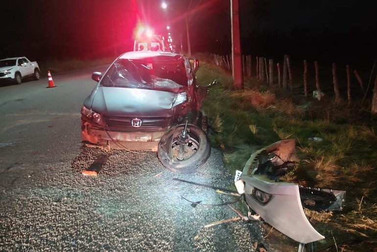 Colisão frontal entre carro e caminhonete deixa motorista ferido na SE-100, em Barra dos Coqueiros