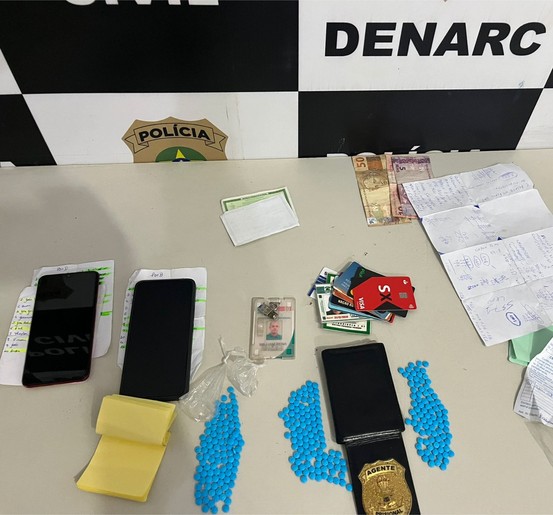 Funcionário é preso com drogas e celulares em frente ao presídio de Areia Branca