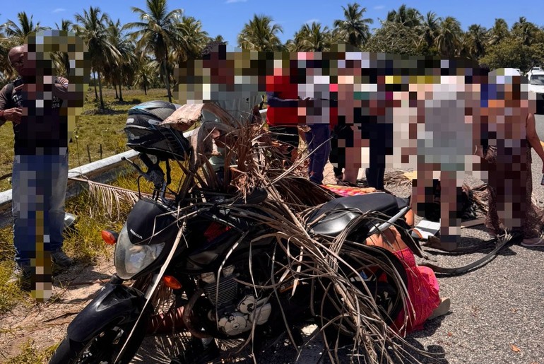 Dupla fica ferida após queda de motocicleta na SE-100, em Itaporanga D’Ajuda