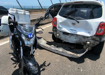 Colisão com engavetamento deixa motociclista ferido na ponte Aracaju–Barra dos Coqueiros
