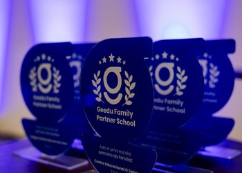 Prêmio celebra escolas e professores que transformam a educação no país