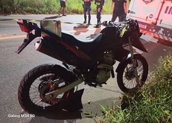 Motociclista morre após colidir com animal em São Cristóvão