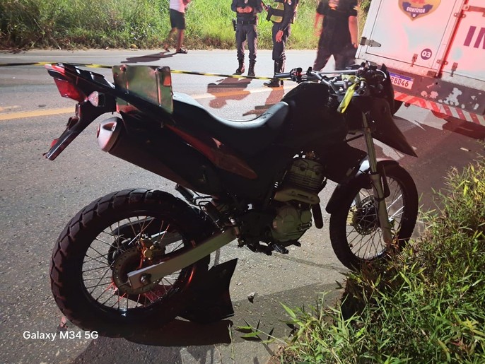 Motociclista morre após colidir com animal em São Cristóvão