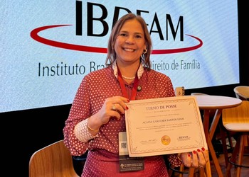 Acácia Lelis é empossada presidente do IBDFAM Sergipe durante congresso nacional