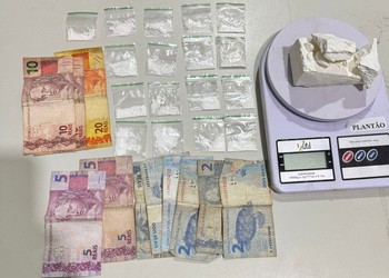 Mulher é presa em flagrante por tráfico de drogas no Centro de Estância