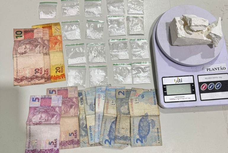 Mulher é presa em flagrante por tráfico de drogas no Centro de Estância