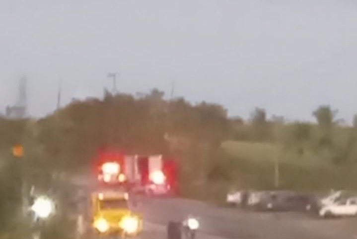 Adolescente é flagrado dirigindo caminhão furtado na BR-101 em Rosário do Catete