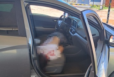 Homem é assassinado dentro de carro com cerca de 10 tiros na Zona de Expansão