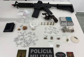 Trio é preso por tráfico e porte ilegal de arma na Coroa do Meio após denúncias