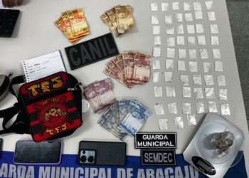 Três pessoas são presas por suspeita de tráfico de drogas em Aracaju