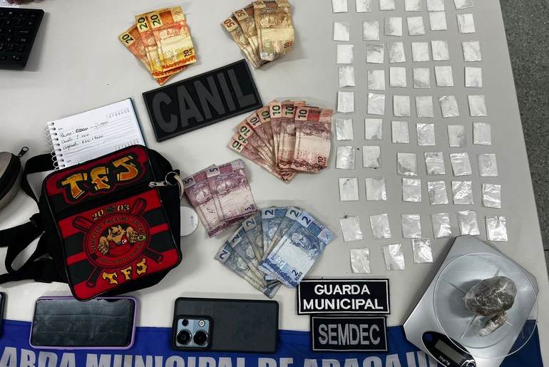 Três pessoas são presas por suspeita de tráfico de drogas em Aracaju