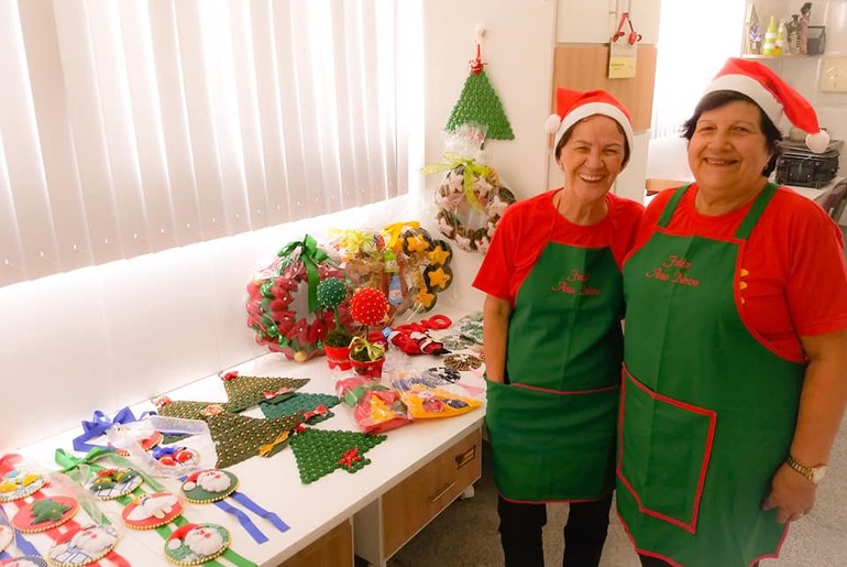 Bazar Solidário de Natal da AMO acontece dias nos 2 e 3 de dezembro com venda de peças artesanais