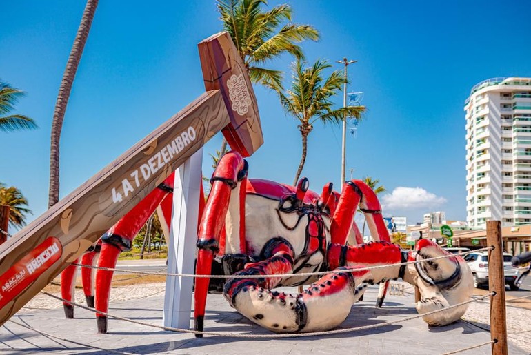 Festival do Caranguejo retorna à Orla da Atalaia com música, gastronomia e artesanato