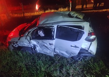 Acidente entre quatro veículos com capotamento deixa dois feridos em Neópolis