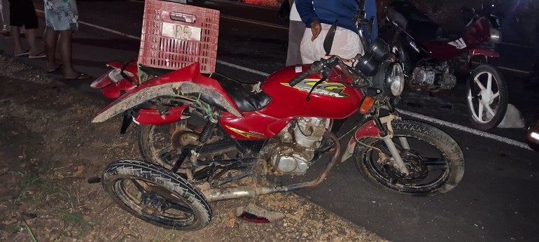 Duas pessoas morrem após colisão envolvendo duas motos e um carro na SE-230