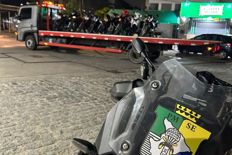 Operação de trânsito combate “rolezinhos” e apreende motos com escapamento irregular na Grande Aracaju
