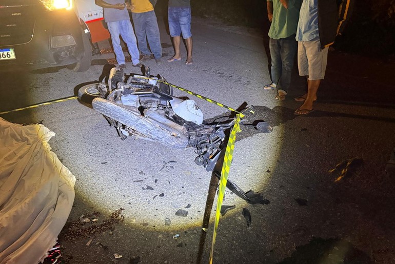 Colisão frontal deixa um homem morto e outro ferido na SE-488, em Indiaroba