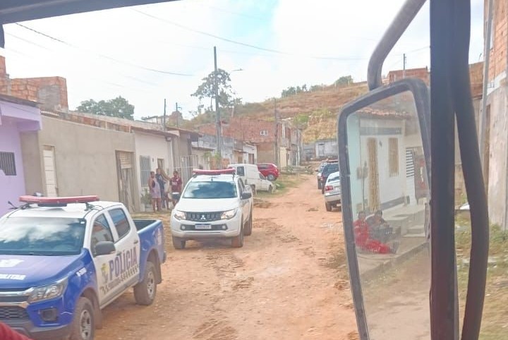 Homem armado atira contra policiais e é baleado no bairro Santa Maria, em Aracaju