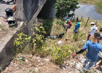 Colisão entre motocicleta e ciclomotor deixa três feridos na SE-100, em Indiaroba