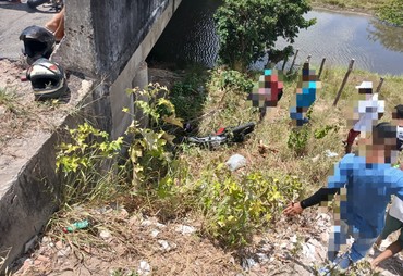 Colisão entre motocicleta e ciclomotor deixa três feridos na SE-100, em Indiaroba