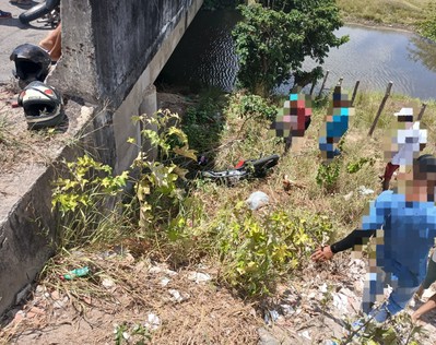 Colisão entre motocicleta e ciclomotor deixa três feridos na SE-100, em Indiaroba
