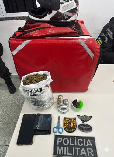 Motoboy suspeito de tráfico é preso após perseguição em Nossa Senhora do Socorro