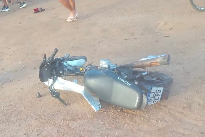 Motociclista morre após colidir com caminhão na BR-235, em Itabaiana