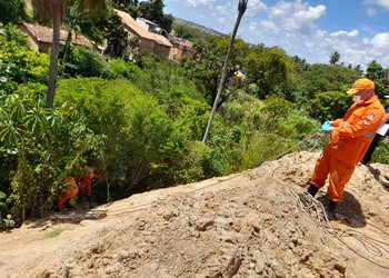 VÍDEO; Homem é encontrado morto em grota no bairro Soledade, em Aracaju