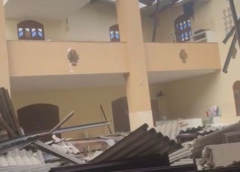 Teto de igreja desaba na Taiçoca de Fora, em Socorro; VÍDEO