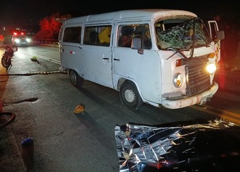 Ciclista morre após colisão com kombi na rodovia SE-170