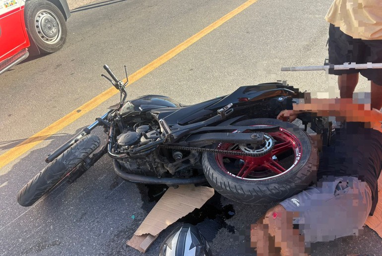 Mulher morre após colisão entre duas motos na Rodovia dos Náufragos