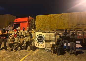 Cerca de uma tonelada de maconha em operação na BR-101, em Itaporanga d’Ajuda