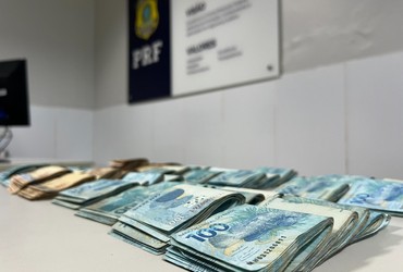 PRF apreende R$ 67 mil em espécie durante abordagem na BR-235, em Nossa Senhora do Socorro