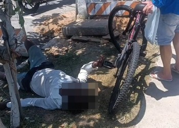 Idoso cai de bicicleta e fica desacordado após acidente em avenida de Aracaju