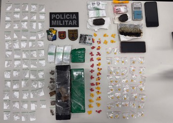 Polícia apreende quase 2,5 kg de drogas após fuga e troca de tiros em Aracaju