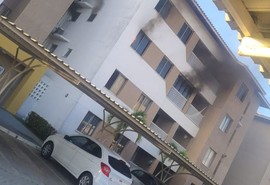 Incêndio atinge apartamento na Barra dos Coqueiros e deixa morador ferido