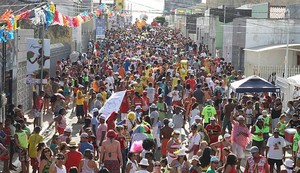 Bloco Rasgadinho anima carnaval de rua com cinco dias de festa em Aracaju
