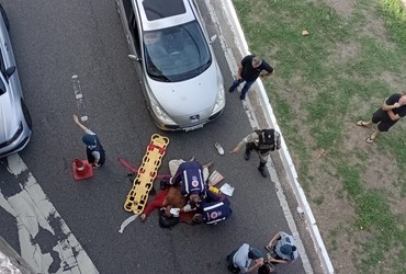 Motociclista morre após cair de viaduto na Avenida Tancredo Neves, em Aracaju
