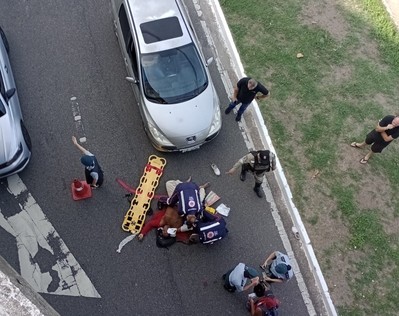 Motociclista morre após cair de viaduto na Avenida Tancredo Neves, em Aracaju