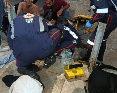 Motociclista de 20 anos perde perna após acidente e precisa de doação de sangue