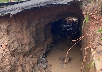 Acesso entre Tobias Barreto e Poço Verde é bloqueado após transbordamento de ponte