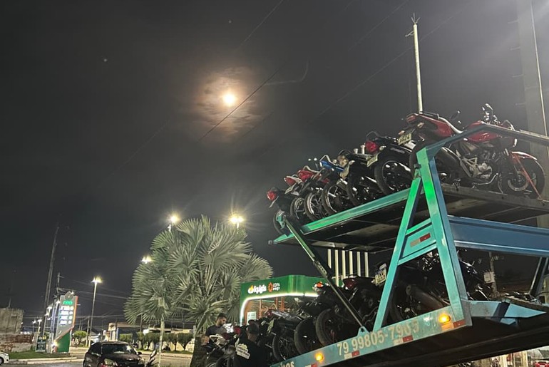 Operação da PM apreende 27 veículos e registra 78 infrações no Rosa Elze