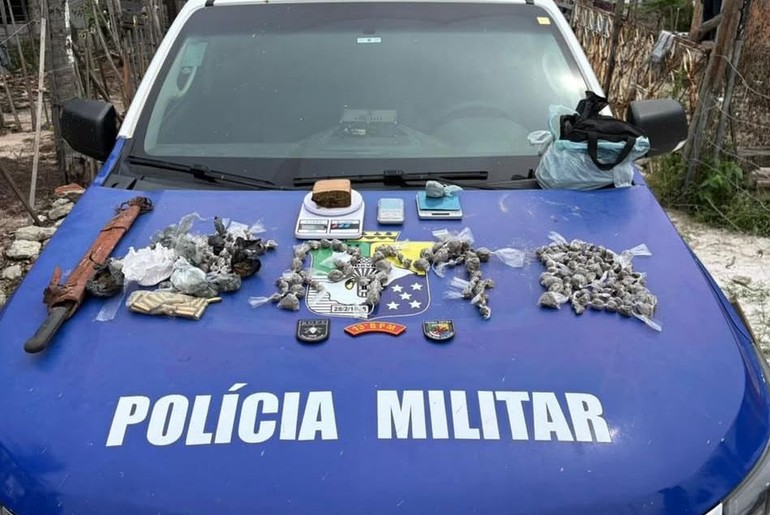 Suspeito de tráfico é preso durante ação da PM no bairro Robalo, em Aracaju