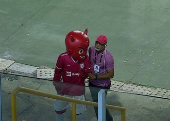 Mascote do Sergipe é absolvido pela Justiça Desportiva após denúncia de provocação em jogo