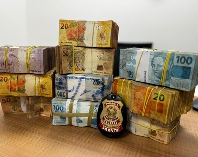 Polícia Federal prende dois homens e apreende R$ 500 mil em Aracaju