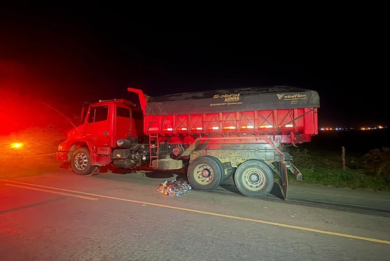 Motociclista morre após colisão e atropelamento na rodovia SE-230, em Nossa Senhora da Glória